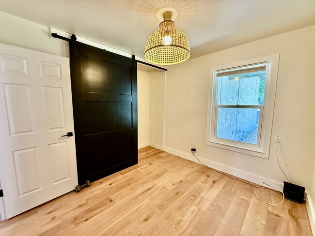 Building Photo - Update home available NOW