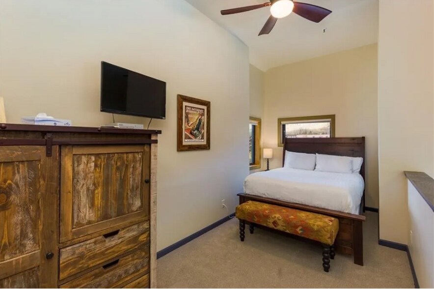 Building Photo - 1211 W Keystone Rd