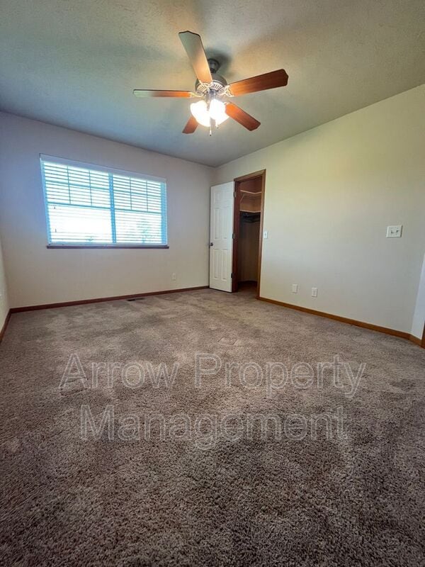 Building Photo - 6241 Windhaven Dr