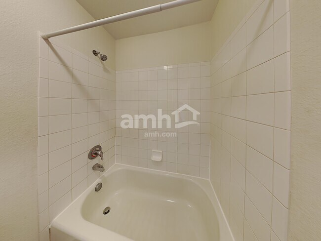 Building Photo - 9836 Kenton Cir