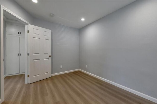 Building Photo - 3360 Warburton Ave