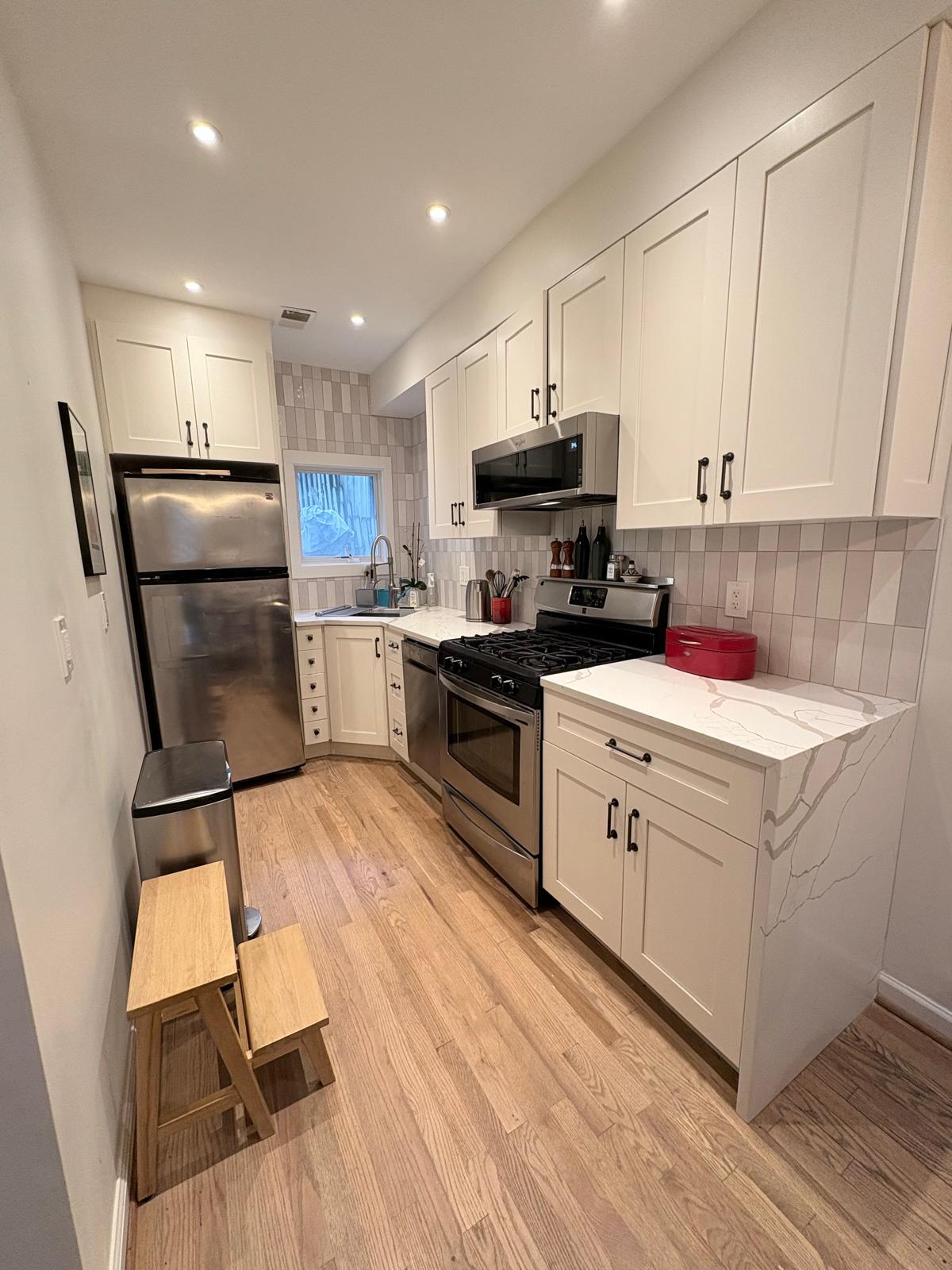 Kitchen - 1674 Kalorama Rd NW