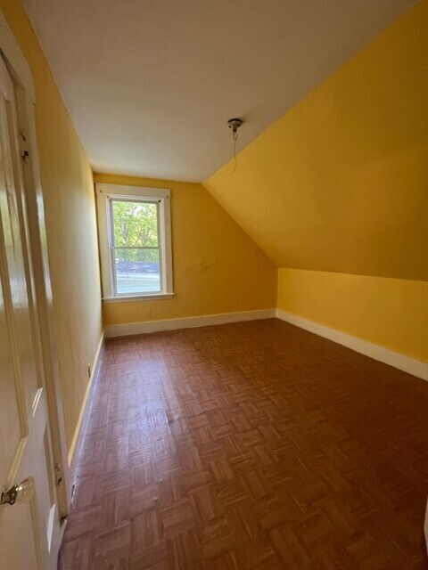 Building Photo - 20 Temple St