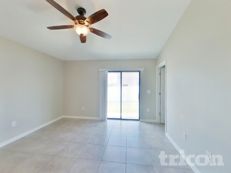 Building Photo - 10129 Carloway Hills Dr