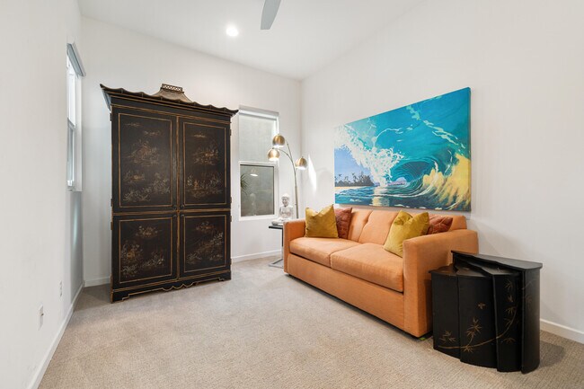 Building Photo - 483 Beacon Way