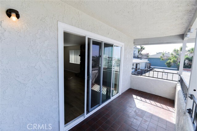 Building Photo - 505 Avenida Victoria