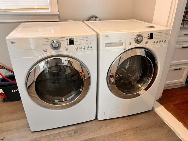 Building Photo - 4425 Ione St