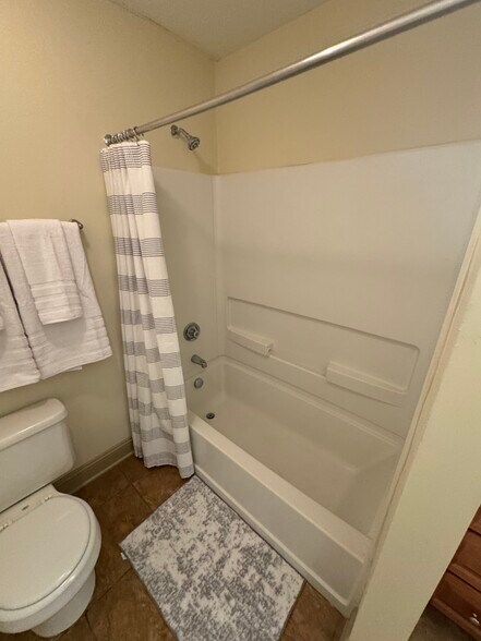 Building Photo - 1613 Muscovy Way