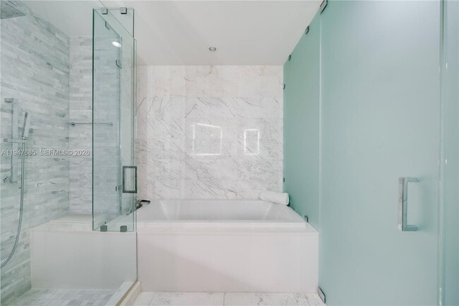 Building Photo - 851 NE 1st Ave