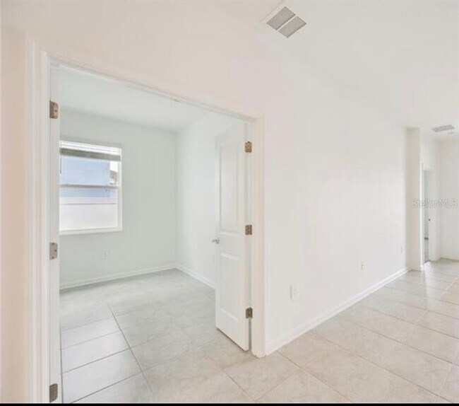 Building Photo - 4270 Eastminster Rd