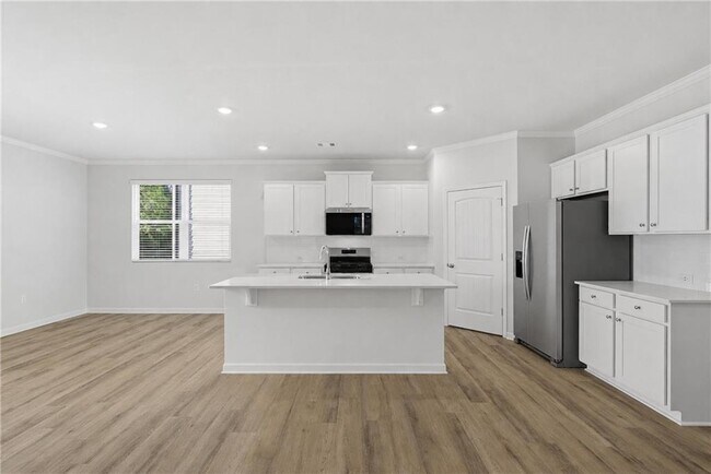 Building Photo - 64 King Vlg