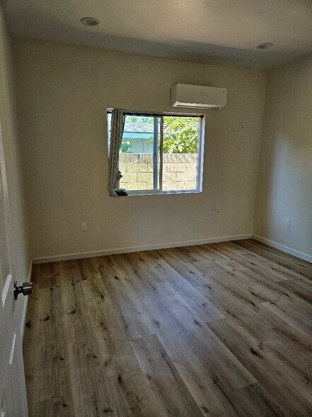 Building Photo - 1506 W Anahurst Pl