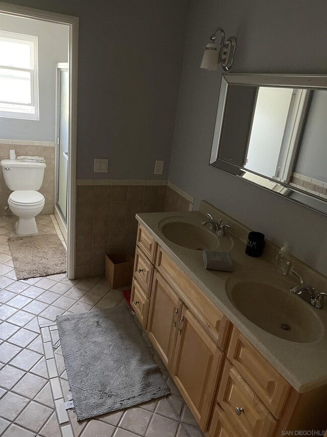 Building Photo - 2296 Manzana Way