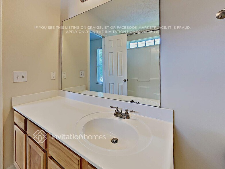 Building Photo - 2636 Captains Watch Rd NE