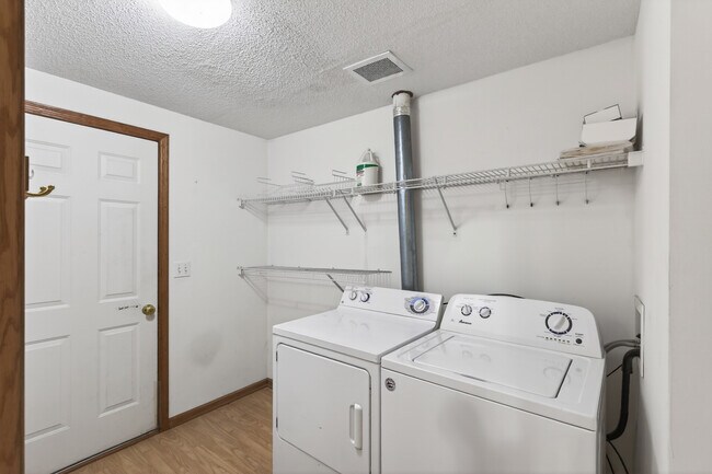 Building Photo - 5130 Holly Ln N