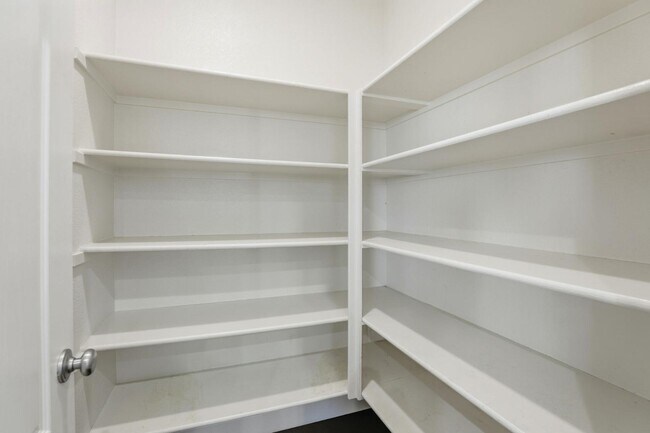 Building Photo - 1818 Tarragon Dr