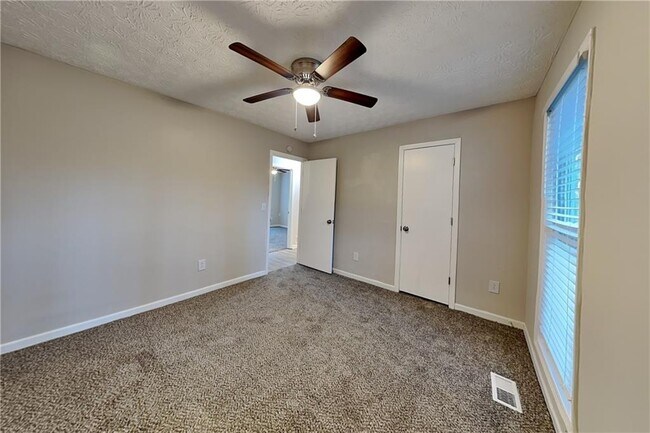 Building Photo - 4798 Southern Ct NW