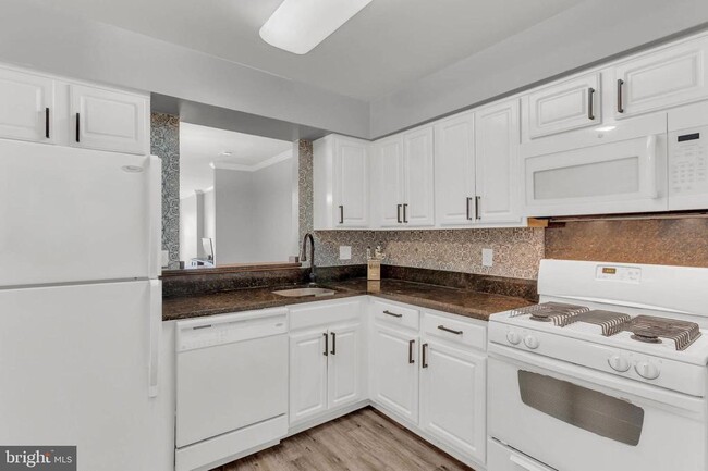 Building Photo - 3829 Chesterwood Dr