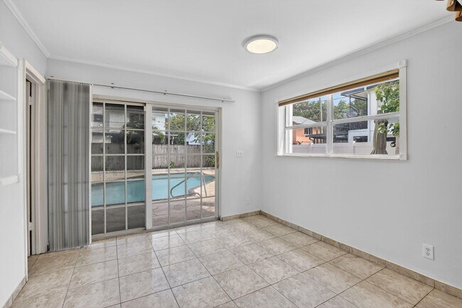 Building Photo - 5514 SW 44th Terrace