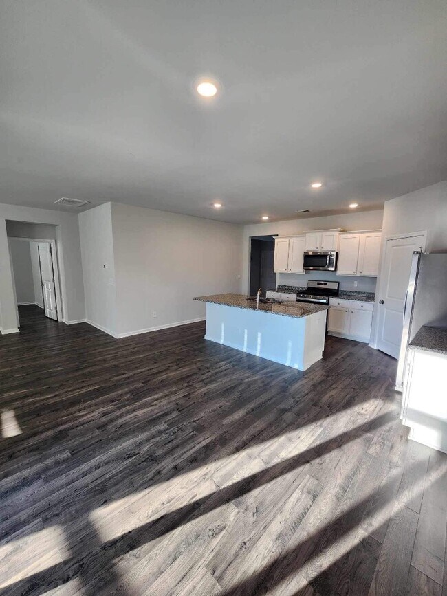 Building Photo - 10035 Hamilton Br Lp
