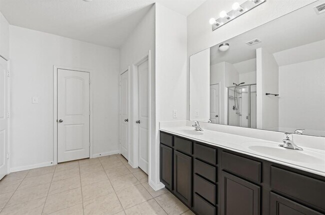 Building Photo - 1216 Violet Ln