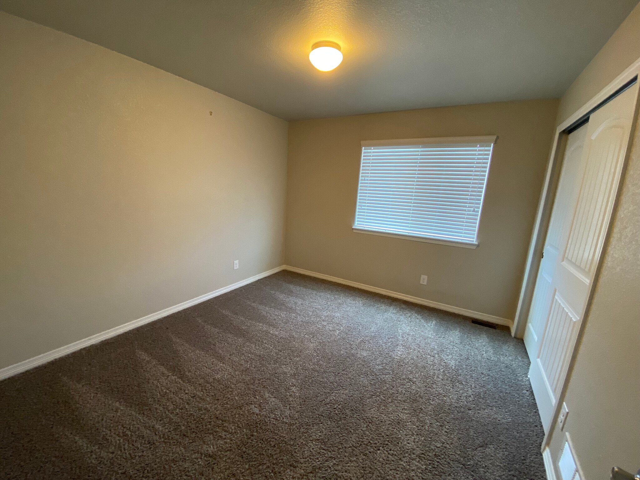 Building Photo - 6834 Mandan Dr