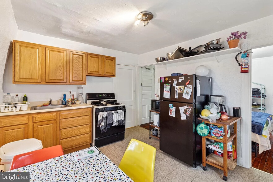 Building Photo - 4819 Walton Ave