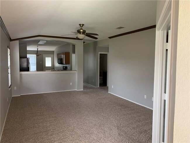 Building Photo - 1006 Potter Cove