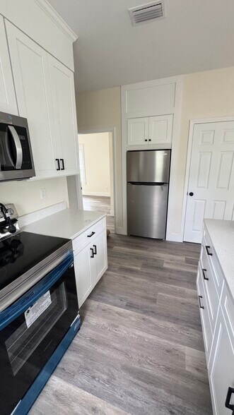 Building Photo - 1322 Fairland Ave