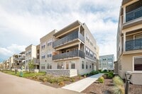 Building Photo - 754 W Blue Magic Ln