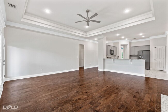 Building Photo - 619 Labarre Ln