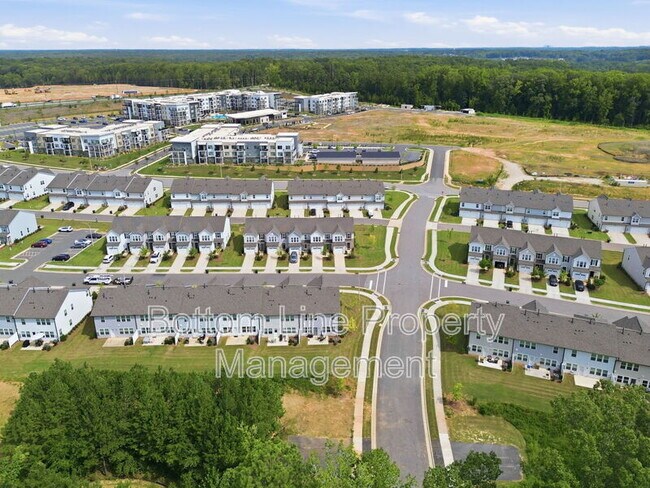 Building Photo - 460 Glen Clova Dr