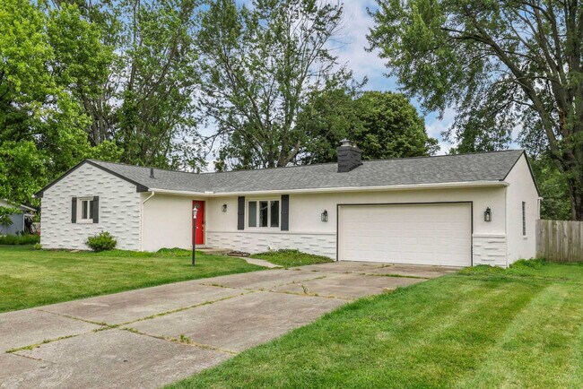 Building Photo - 3695 Montclair Dr