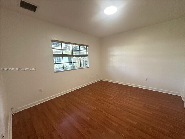 Building Photo - 2731 NE 3rd Dr