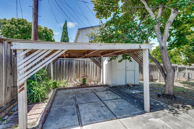 Building Photo - FOR RENT – Beautifully Updated 4 Bed / 3 Bath Home in Prime Santa Clara Location (NVIDIA)