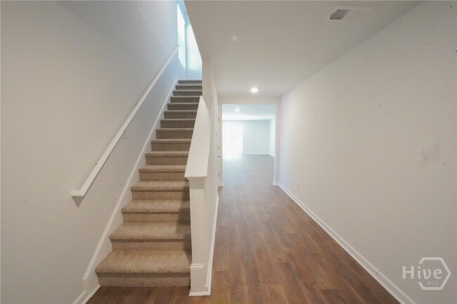 Building Photo - 470 Coconut Dr