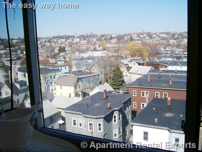 Building Photo - 94 Beacon St