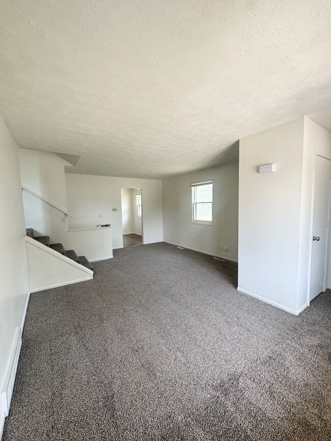 Building Photo - 4874 Robin Dr