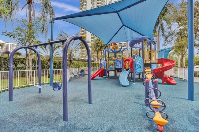 Building Photo - 19101 NE 36th Pl