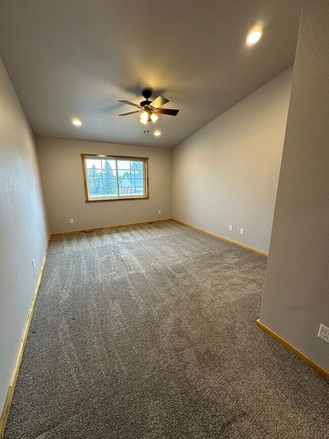 Building Photo - 1308 Bette Ln