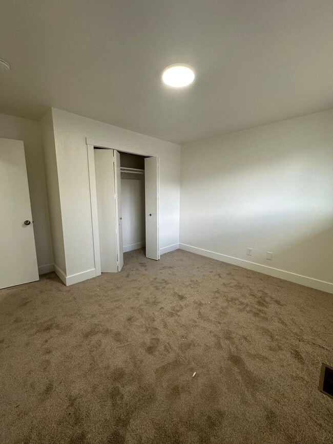 Building Photo - 1076 Virginia Cir