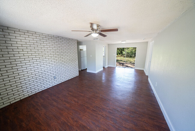 Building Photo - 316 Magnolia St