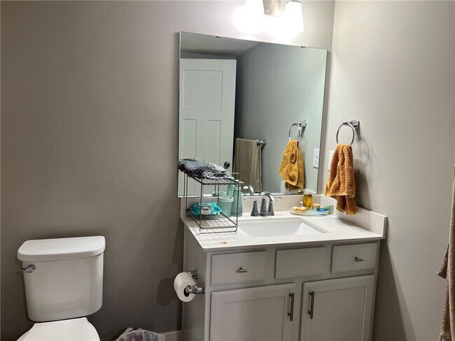 Building Photo - 7262 Zircon Ct N