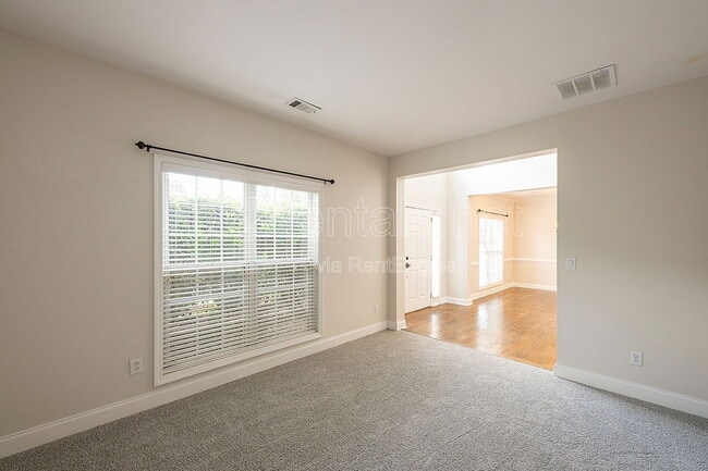 Building Photo - 1540 Hampton Hollow Dr