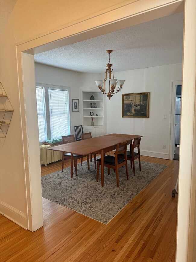 Building Photo - 1067 St Clair Ave