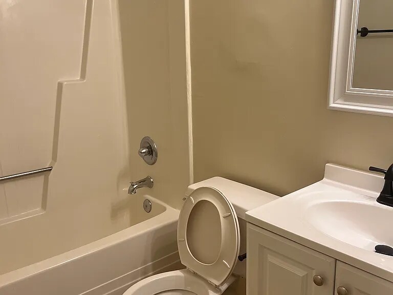 Building Photo - 1348 Hunters Rd