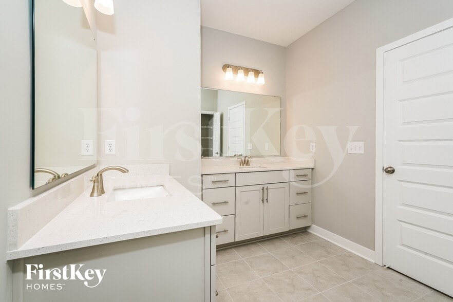 Building Photo - 3602 Chalmers Dr