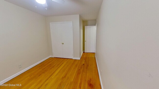 Building Photo - 31 Parkwood St