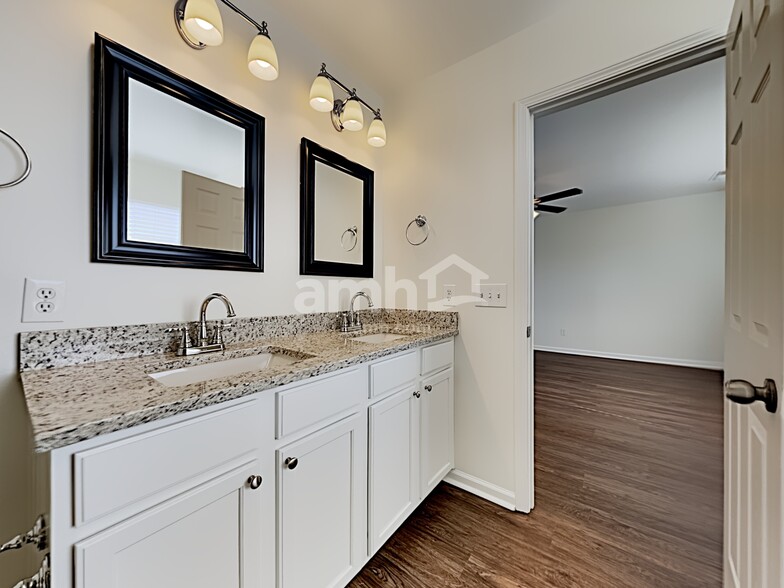 Building Photo - 341 Peters Creek Dr