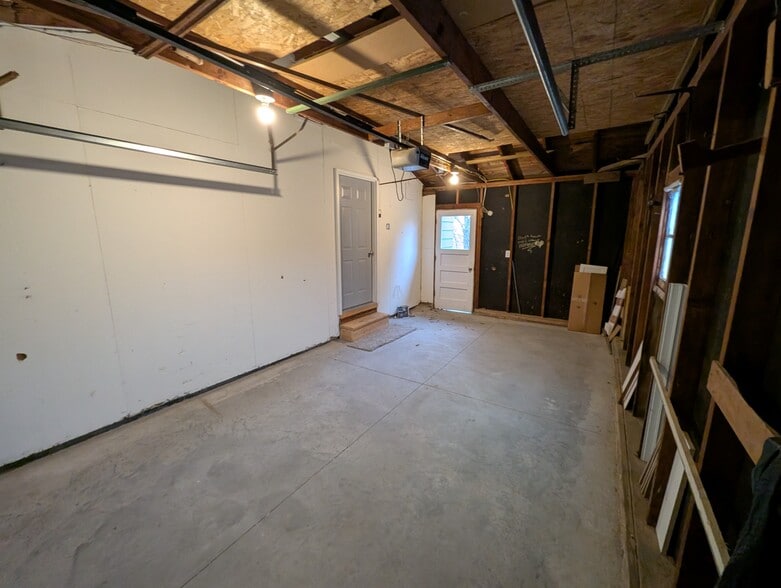 Building Photo - 2912 E Sioux St